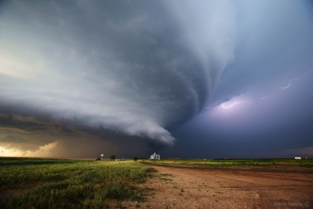 Large Supercell over Leoti, Kansas