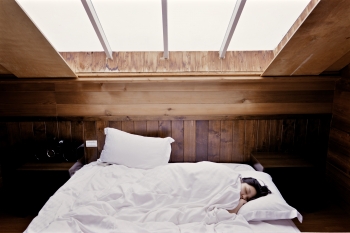 Cutting out screen time an hour before bed may just help you sleep