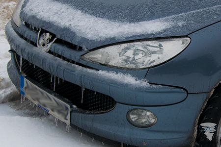 Icy car abandoned in Yate